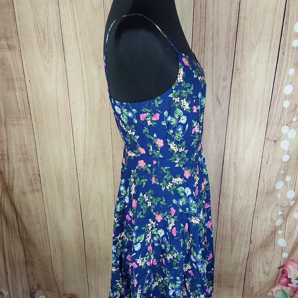Old Navy Blue Spaghetti Strap Floral V-Neck Summer Dress - Picture 6 of 15